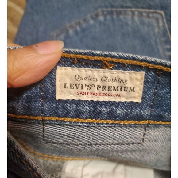 Levi's 501 Women's Distressed Denim Shorts W28 100% Cotton Boho 90s Y2K Street - Picture 5 of 10